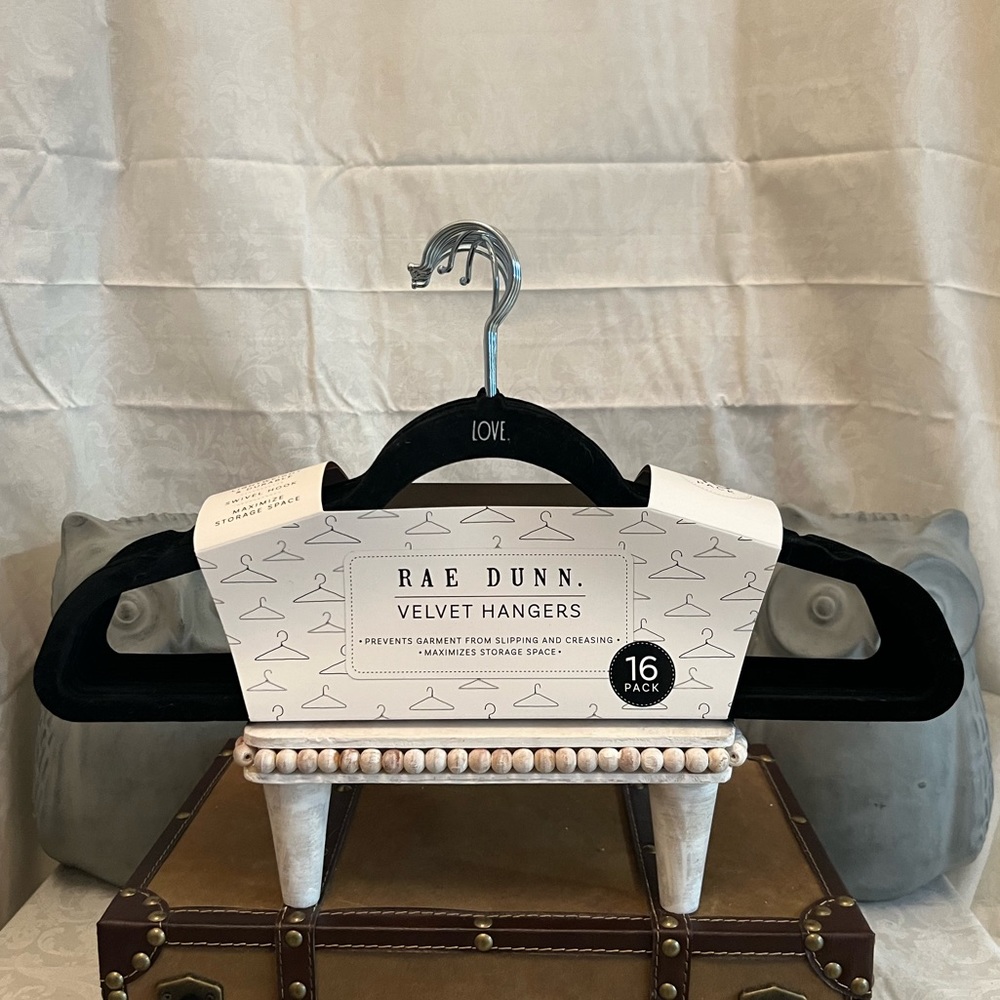 ⚡️⭐️Rae Dunn "LOVE" Hangers